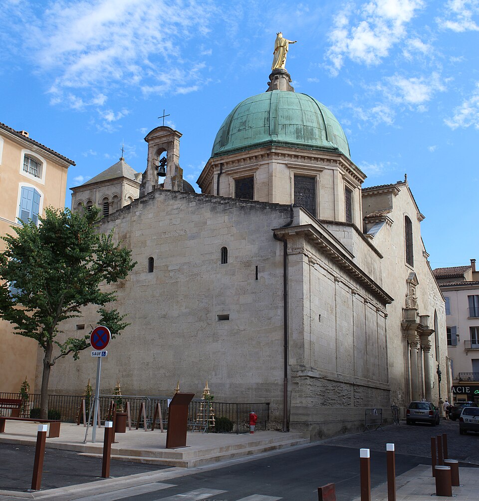 Apt Cathedral（France）