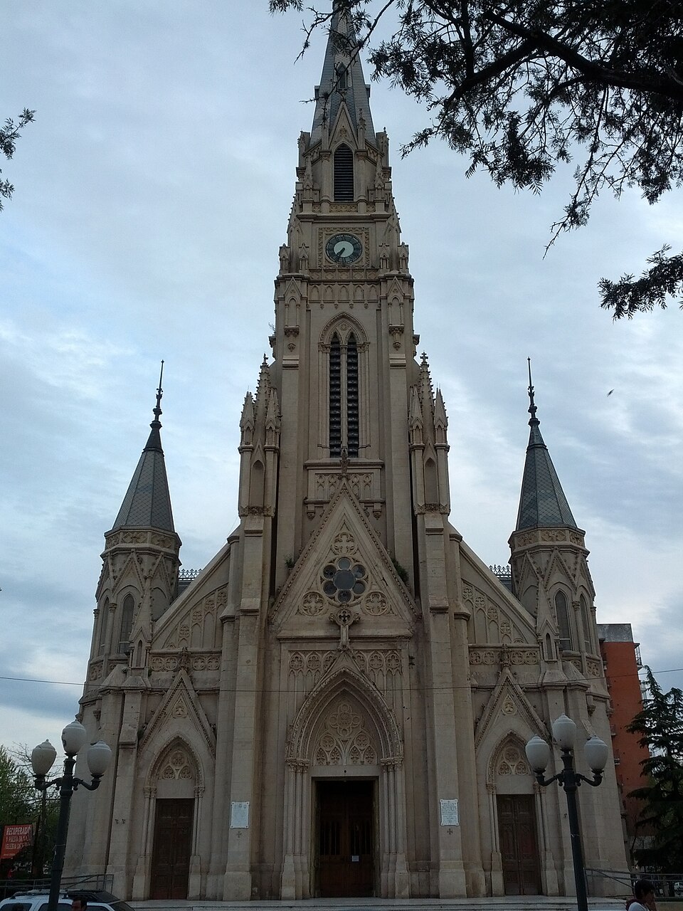 Catedral Basílica de Mercedes-Luján（Argentina）