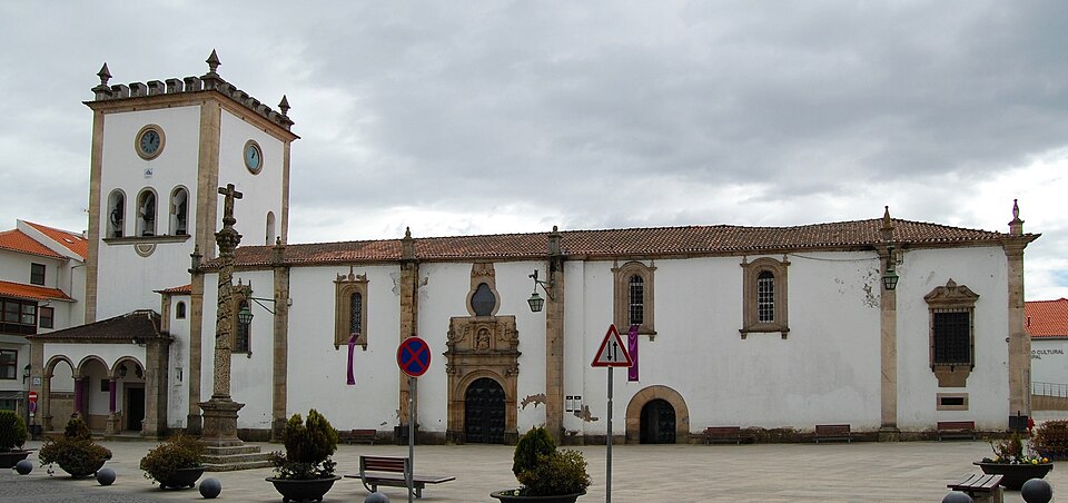 Old Cathedral of the Holy Name of Jesus（Portugal）