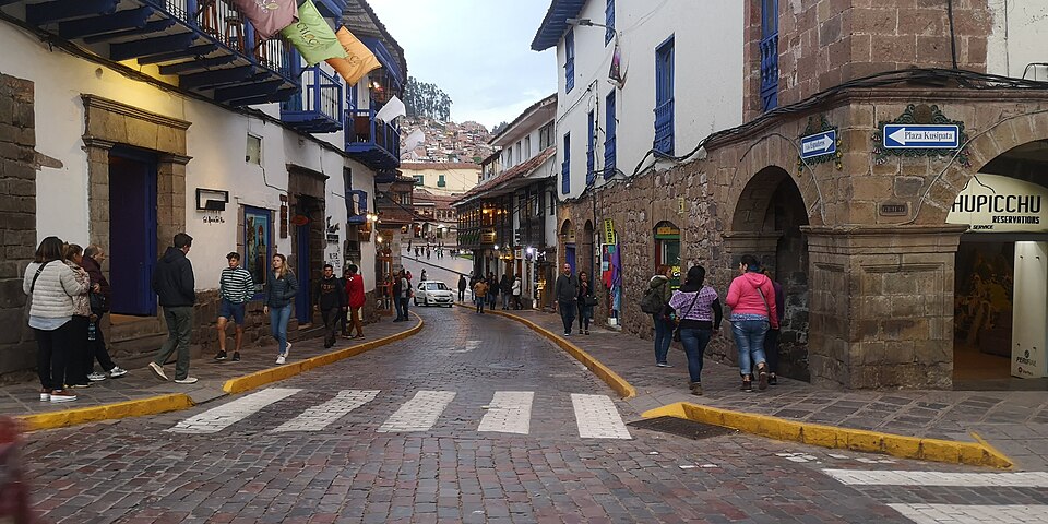Calle Espaderos（Peru）