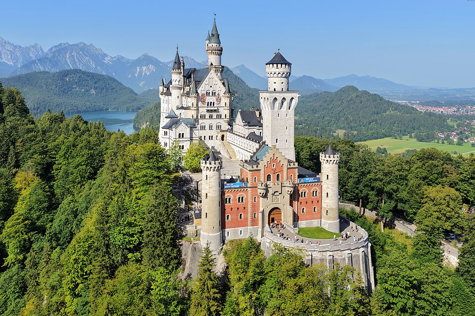 The Palaces of King Ludwig II of Bavaria: Neuschwanstein, Linderhof, Schachen and Herrenchiemsee（Germany）