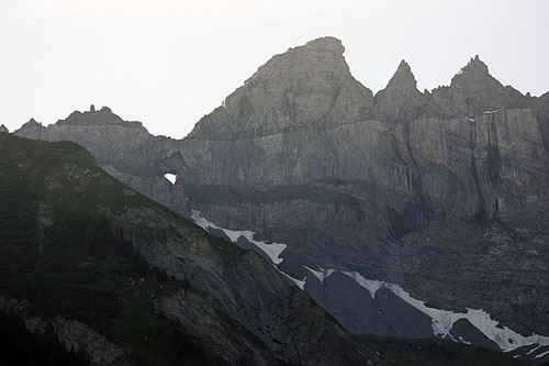 Glarus thrust（Switzerland）