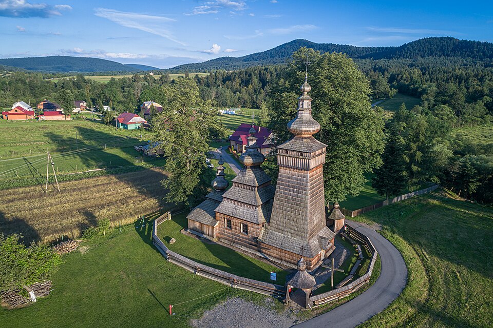 Wooden tserkvas of Carpathian region in Poland and Ukraine（Poland）
