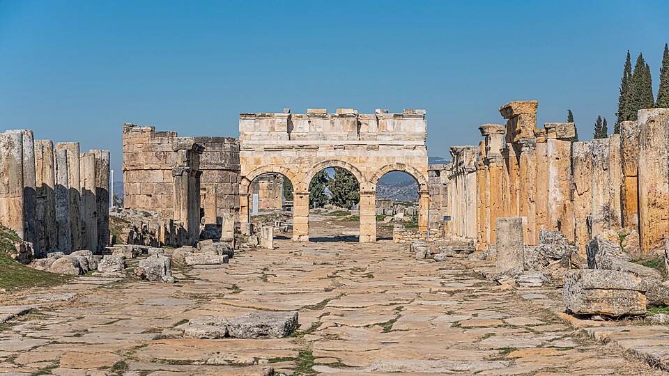 Hierapolis-Pamukkale（Turkey）
