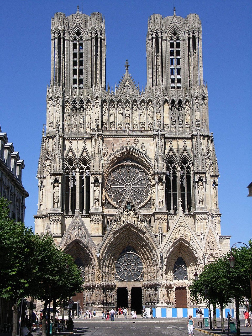 Cathedral of Notre-Dame, Former Abbey of Saint-Rémi and Palace of Tau, Reims（France）